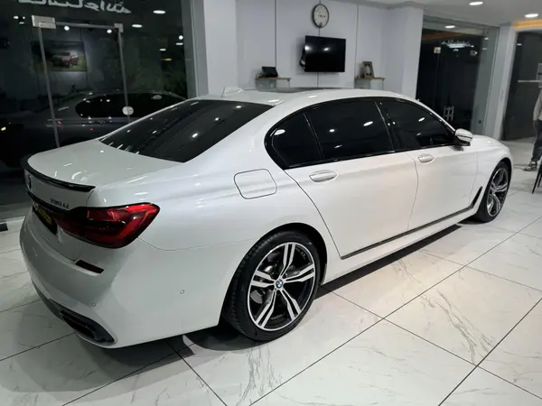 ب ام و، سری 7