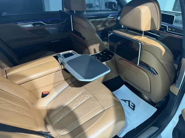 ب ام و، سری 7