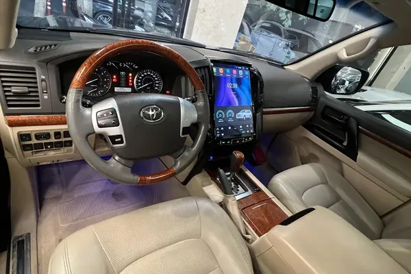 تویوتا، لندکروز چهار در