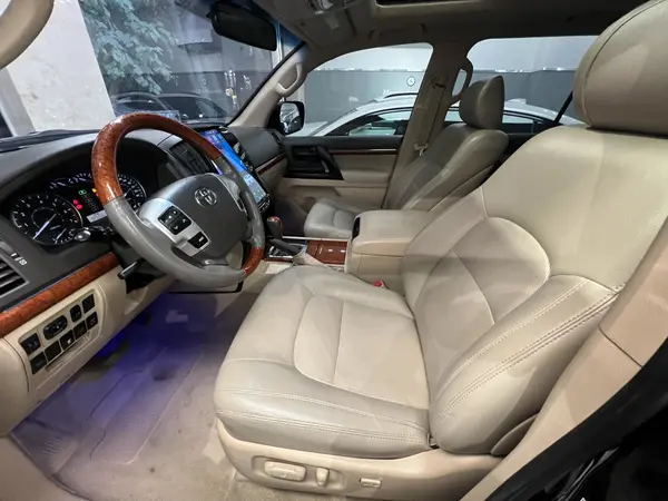 تویوتا، لندکروز چهار در