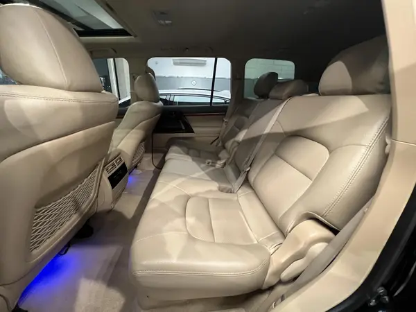 تویوتا، لندکروز چهار در