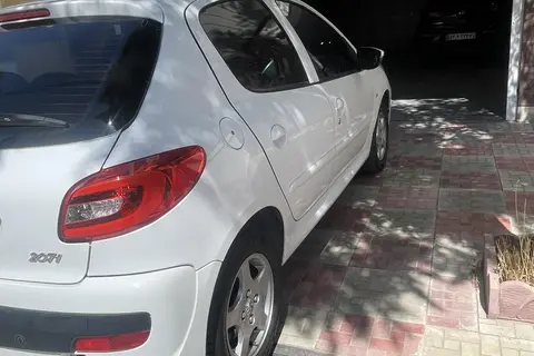 پژو، 207