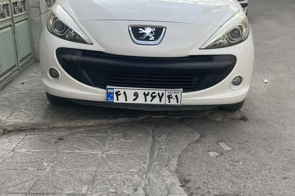 پژو،  207