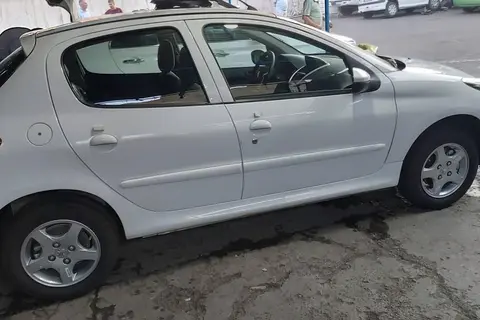 پژو، 207