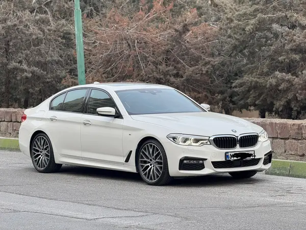 ب ام و، سری 5 سدان