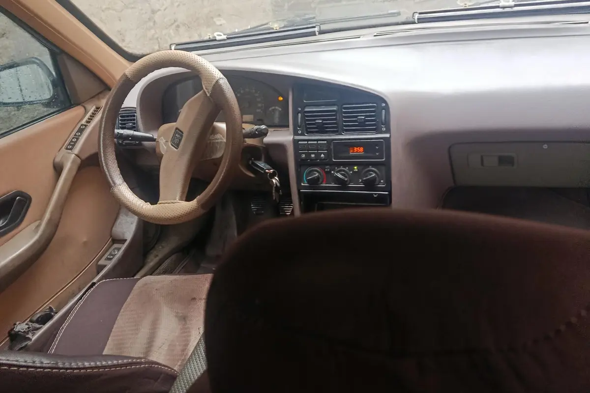 پژو،  405