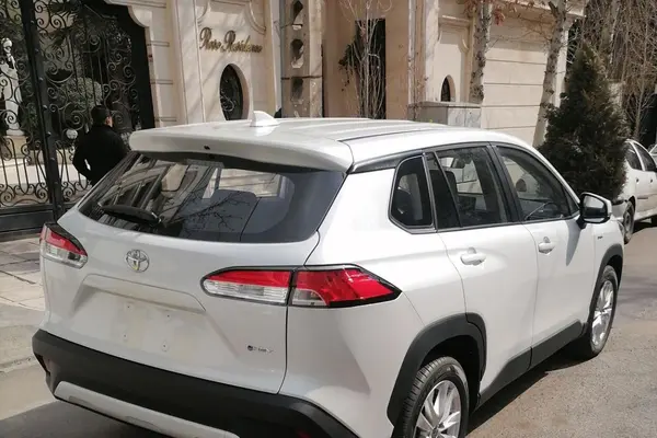 تویوتا، کرولا کراس هیبرید