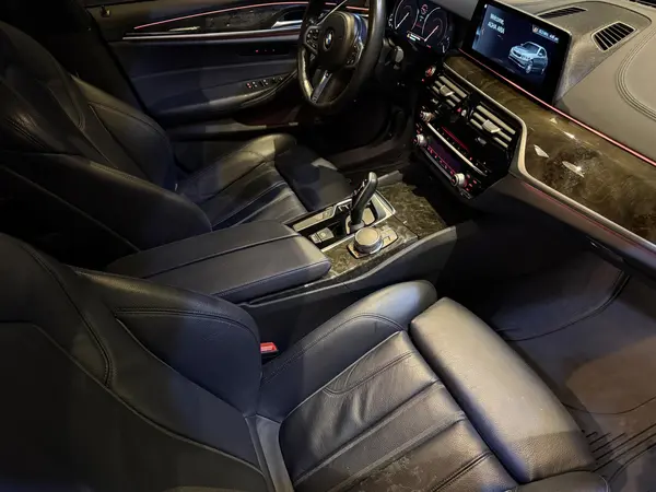 ب ام و، سری 5 سدان