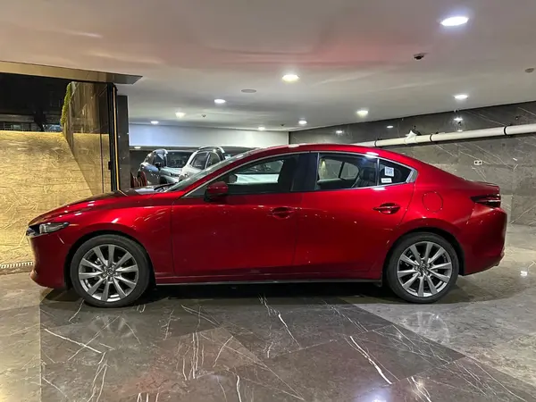 مزدا، 3 وارداتی