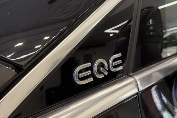 بنز  EQE SUV