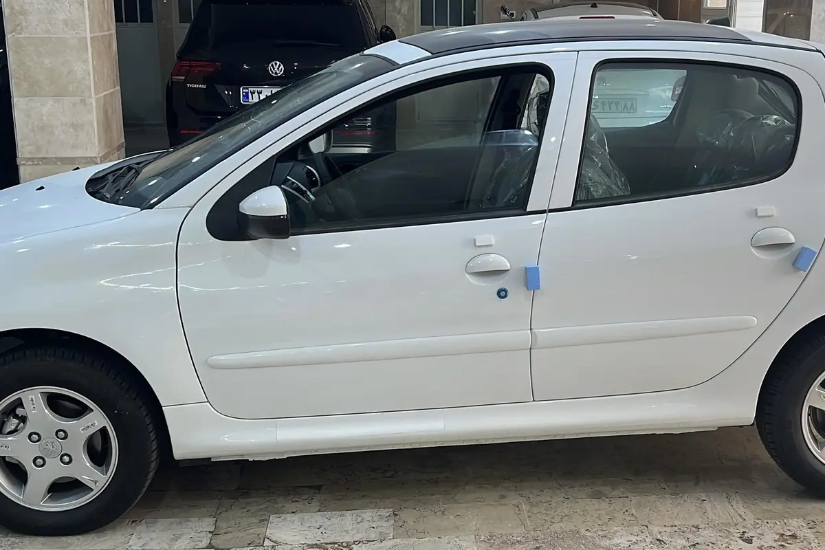 پژو،  207