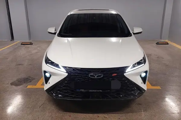 فونیکس، آریزو 6 جی تی (Z6 GT)