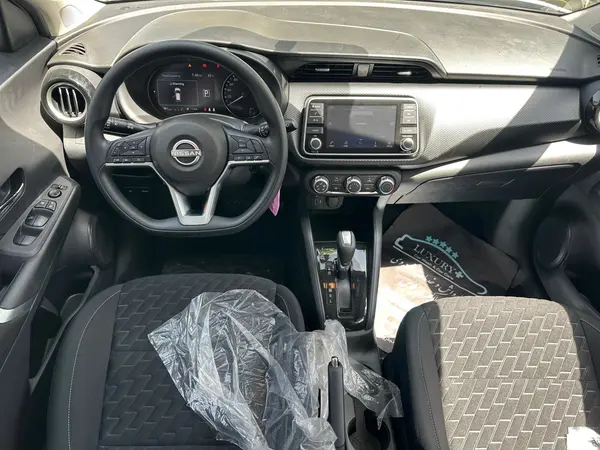 نیسان، کیکس