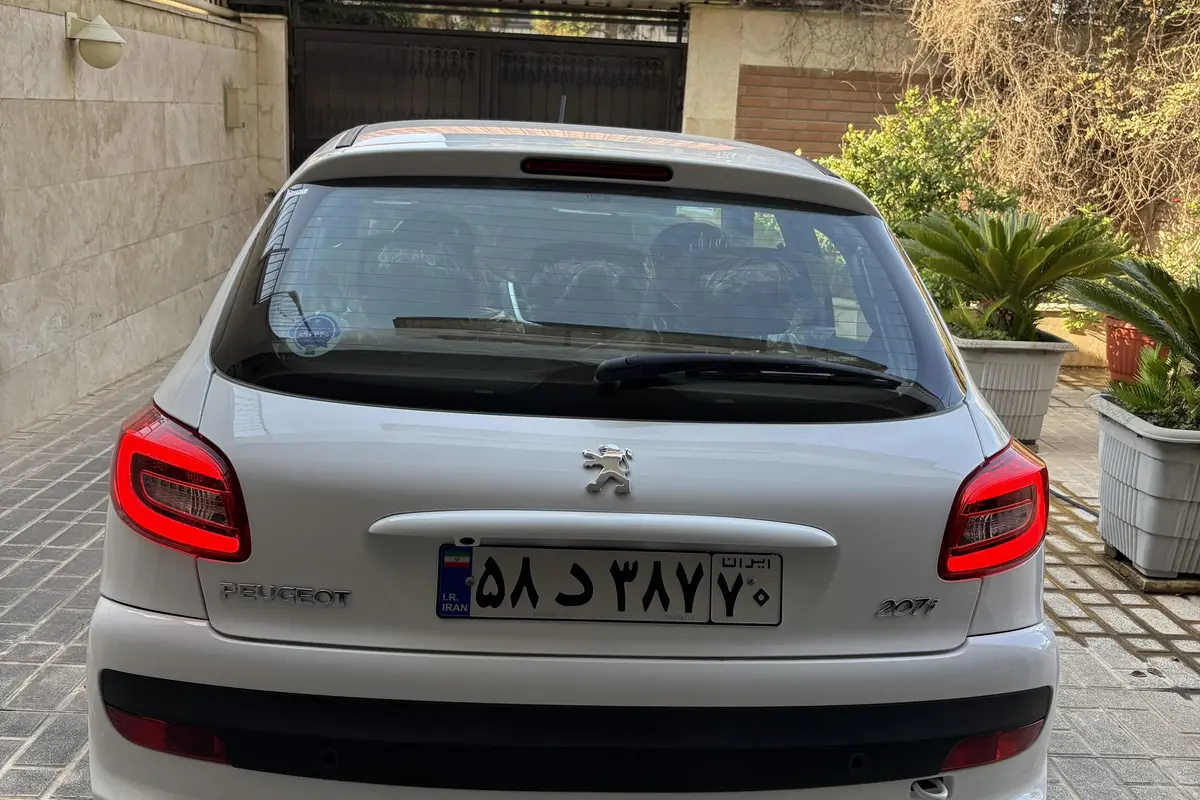 پژو،  207