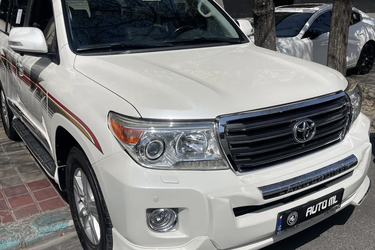تویوتا،  لندکروز چهار در