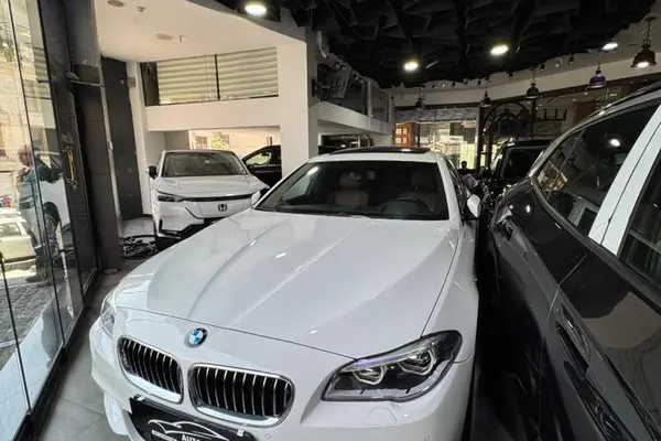 ب ام و، سری 5 سدان