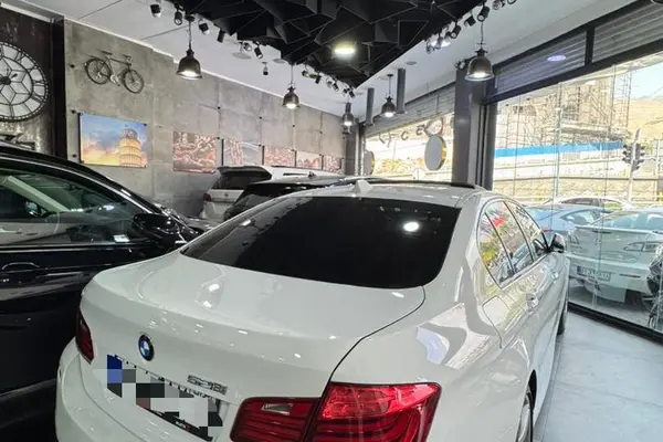 ب ام و، سری 5 سدان