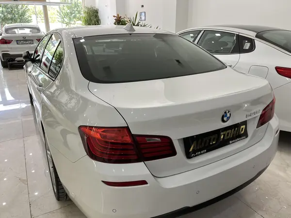 ب ام و، سری 5 سدان