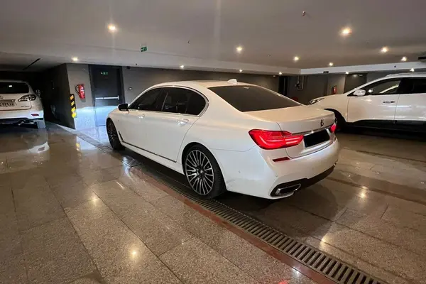 ب ام و، سری 7