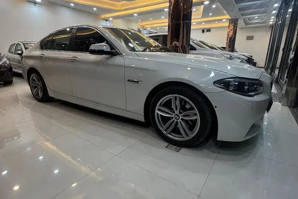 ب ام و، سری 5 سدان