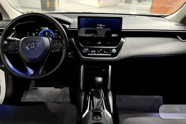 تویوتا، کرولا کراس هیبرید