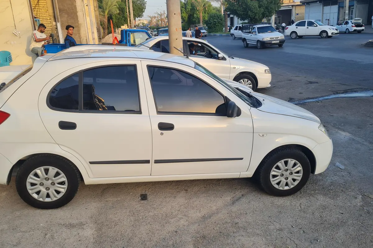 تیبا،  هاچ بک