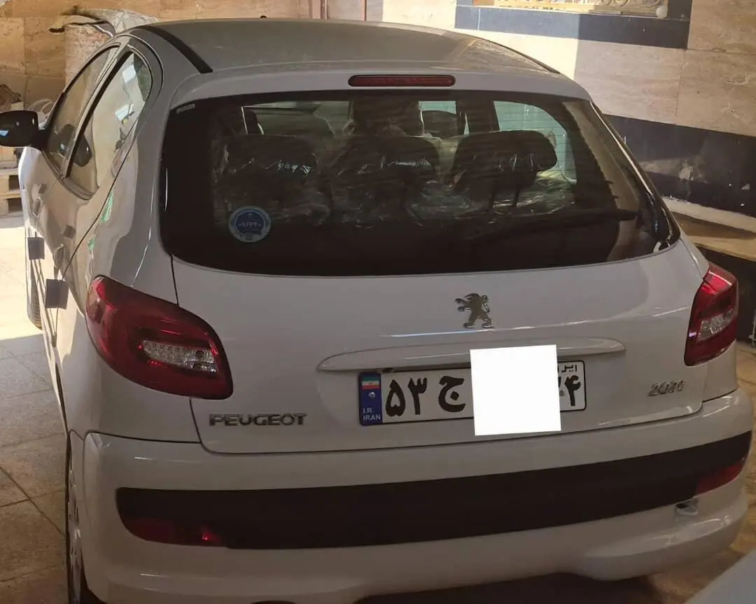 پژو،  207