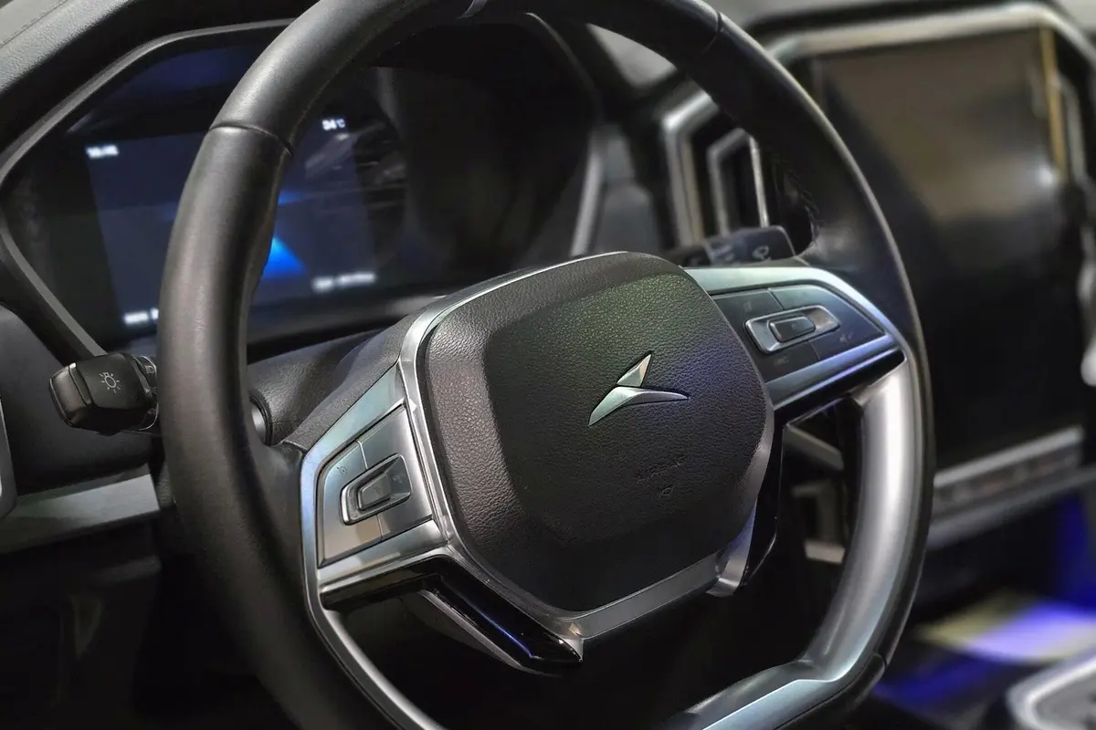 کی ام سی،  T9