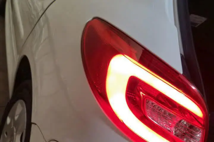 پژو،  207