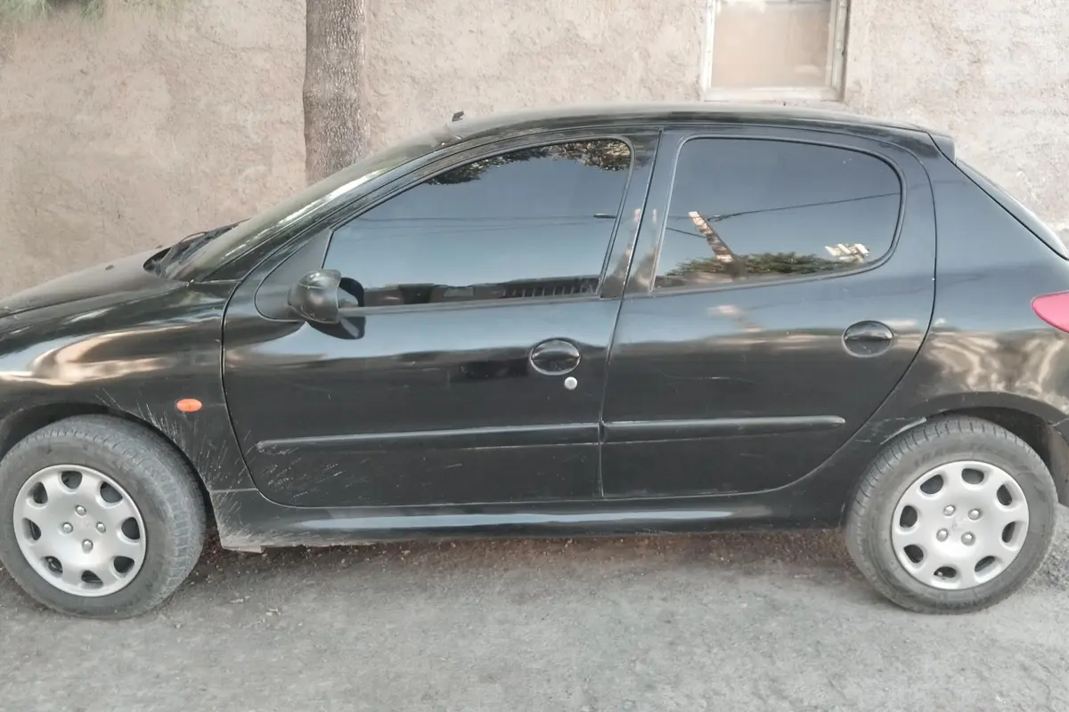 پژو،  206