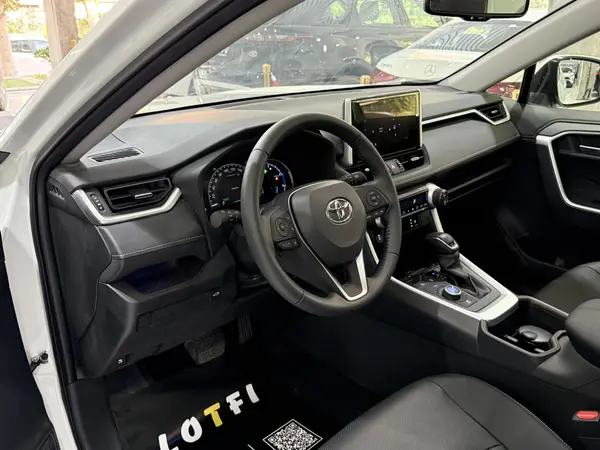 تویوتا، راوفور هیبرید