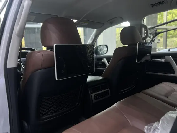 تویوتا، لندکروز چهار در