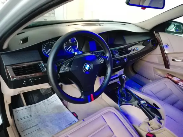 ب ام و، سری 5 سدان