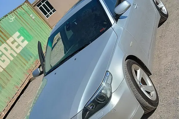 ب ام و، سری 5 سدان