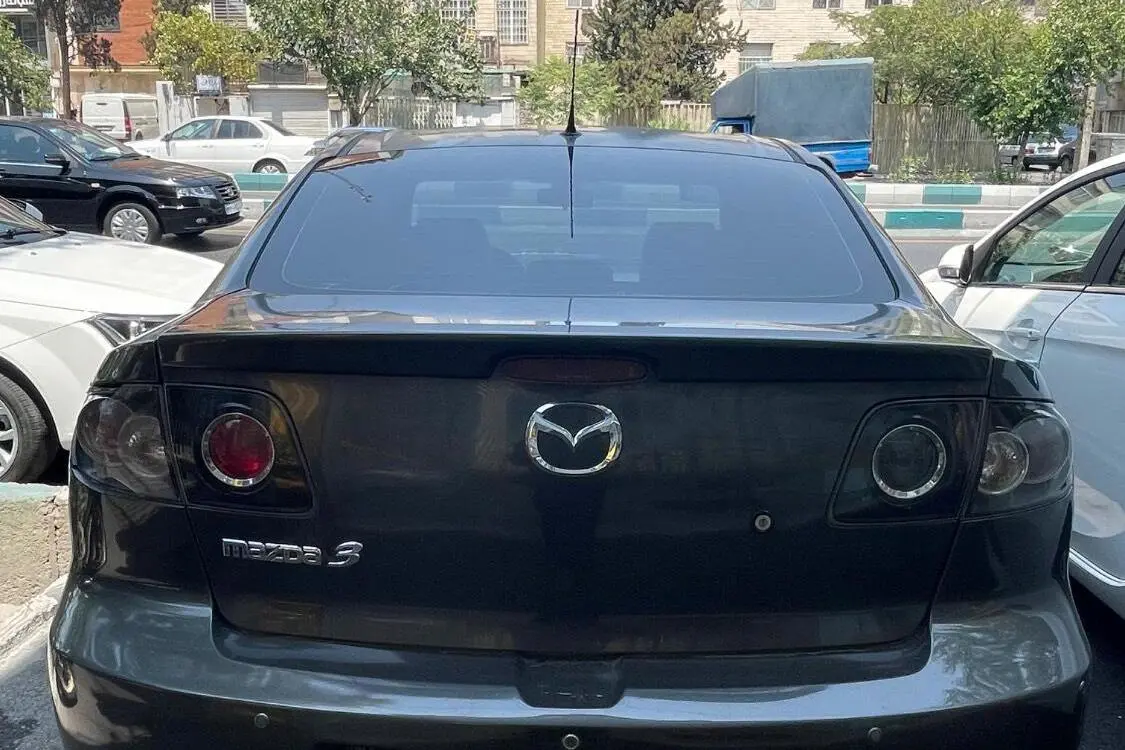 مزدا  3 قدیم