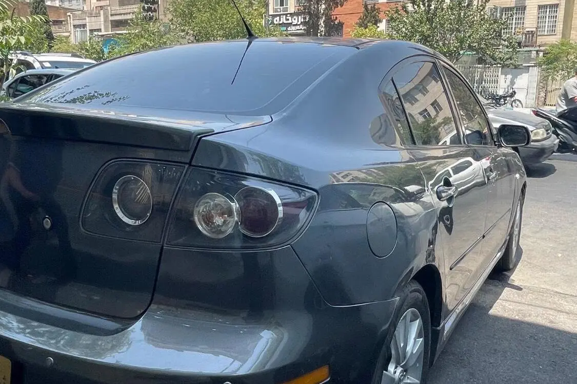 مزدا  3 قدیم