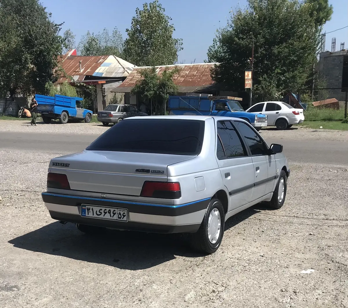 پژو،  405