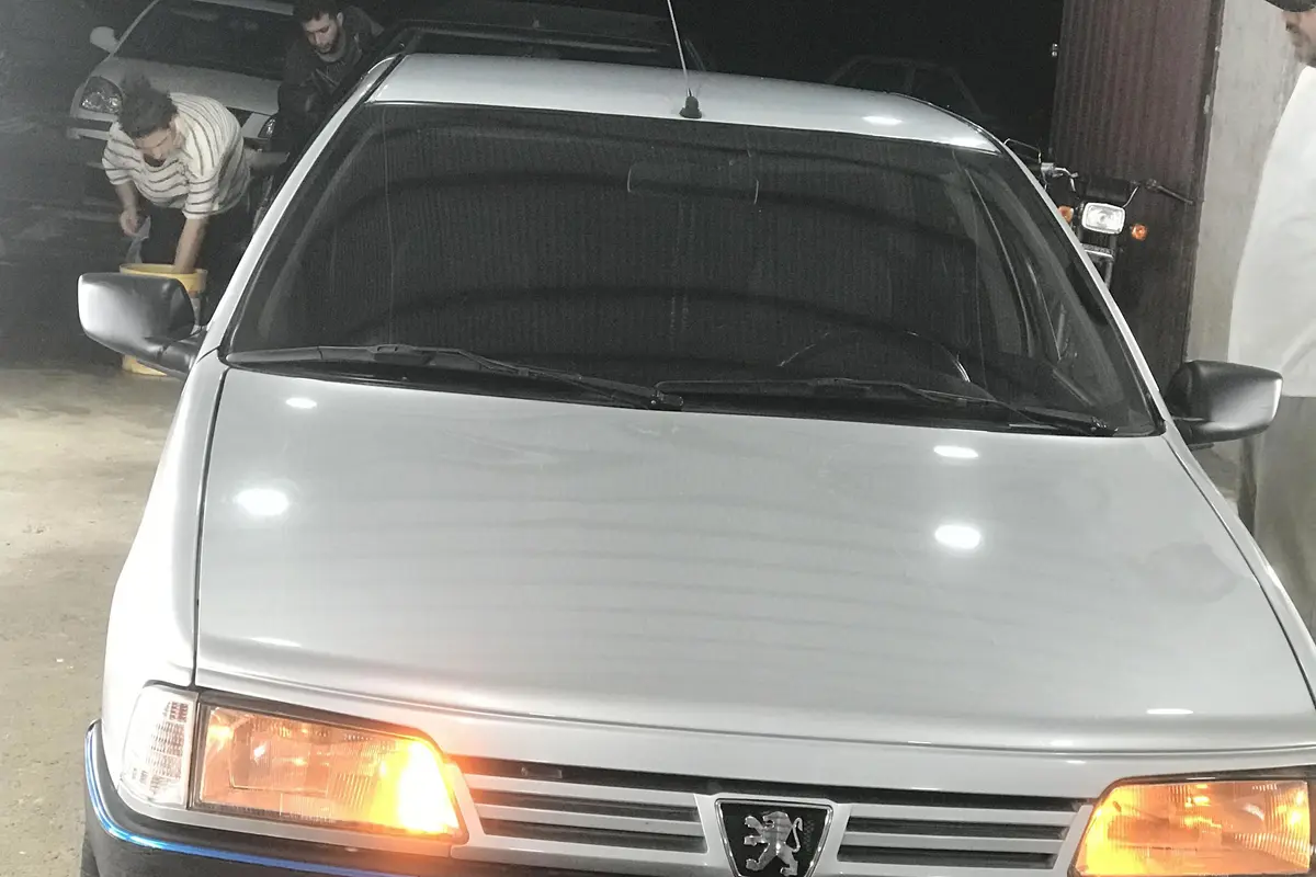 پژو،  405
