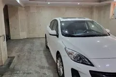 مزدا، 3 نیو صندوق دار