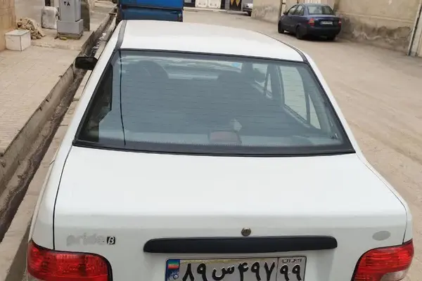 پراید، صندوق دار