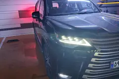 لکسوس، LX