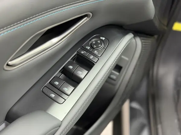 بی وای دی، چین L