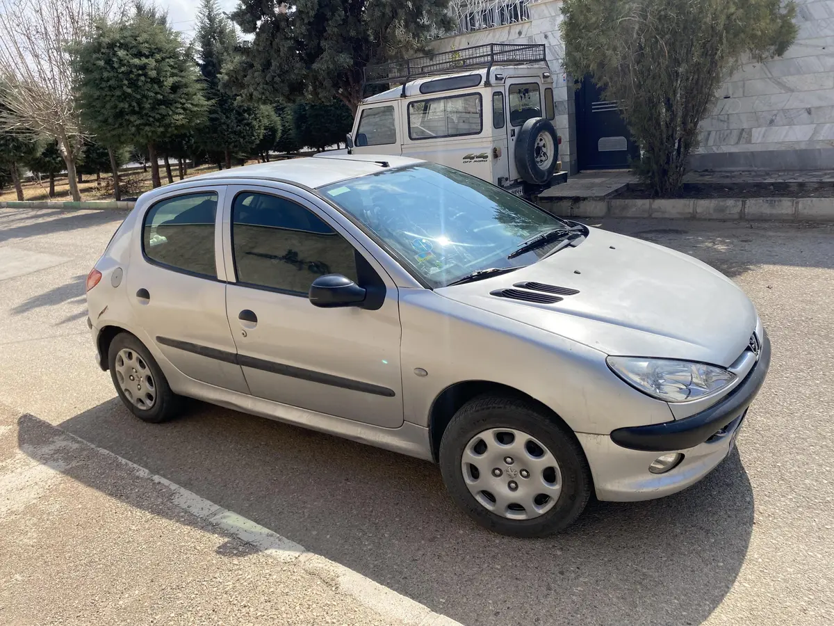 پژو،  206