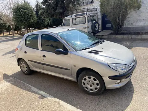 پژو، 206