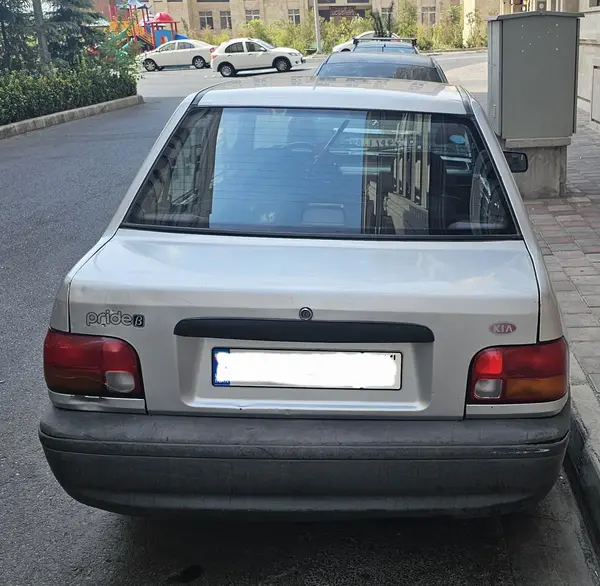 پراید، صندوق دار