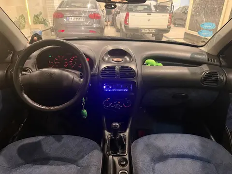 پژو، 206