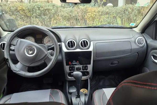 رنو، ساندرو