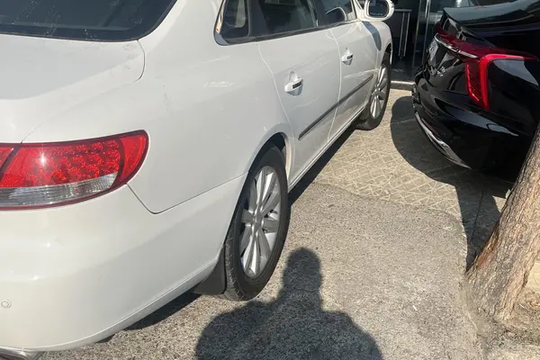 هیوندای، آزرا (گرنجور)