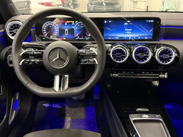 بنز، کلاس A سدان