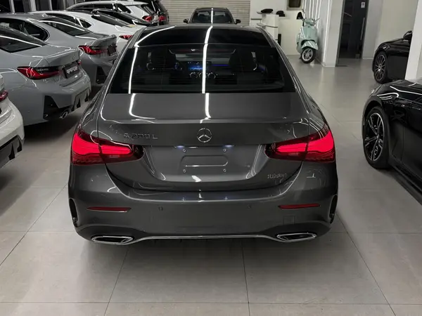 بنز، کلاس A سدان